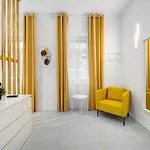 Comfortable In Brand New Apartment *